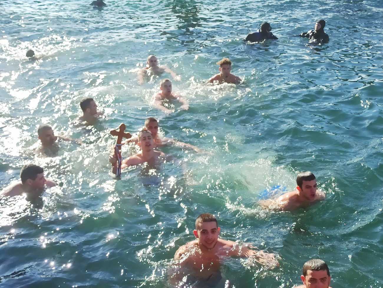 Ученик спаси Кръста в Бургас