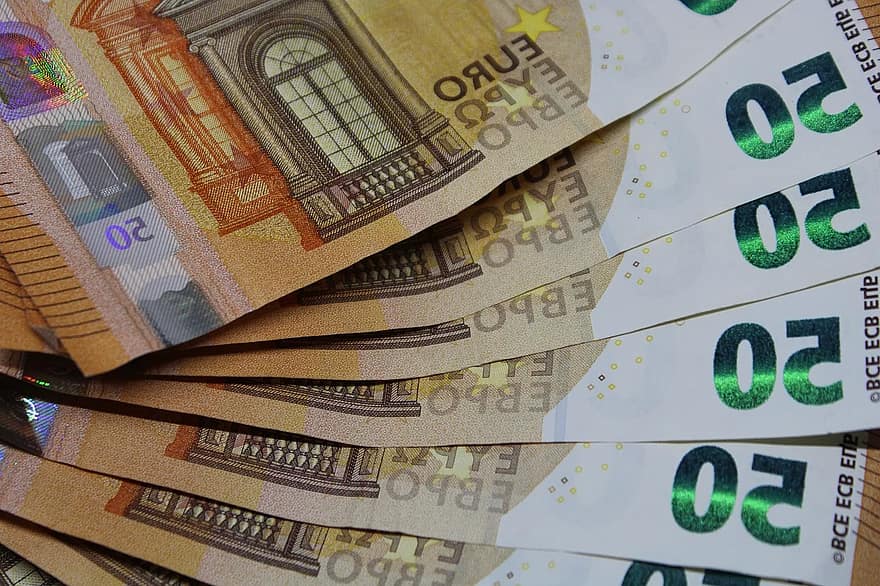На 5 януари: Над 50% от плащанията в брой в магазините в Хърватия са извършени в евро