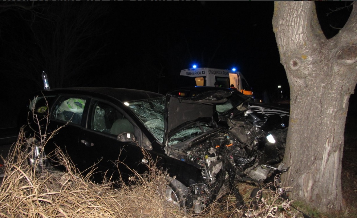 7 ранени при челен удар на пътя убиец Русе-Бяла (обзор)