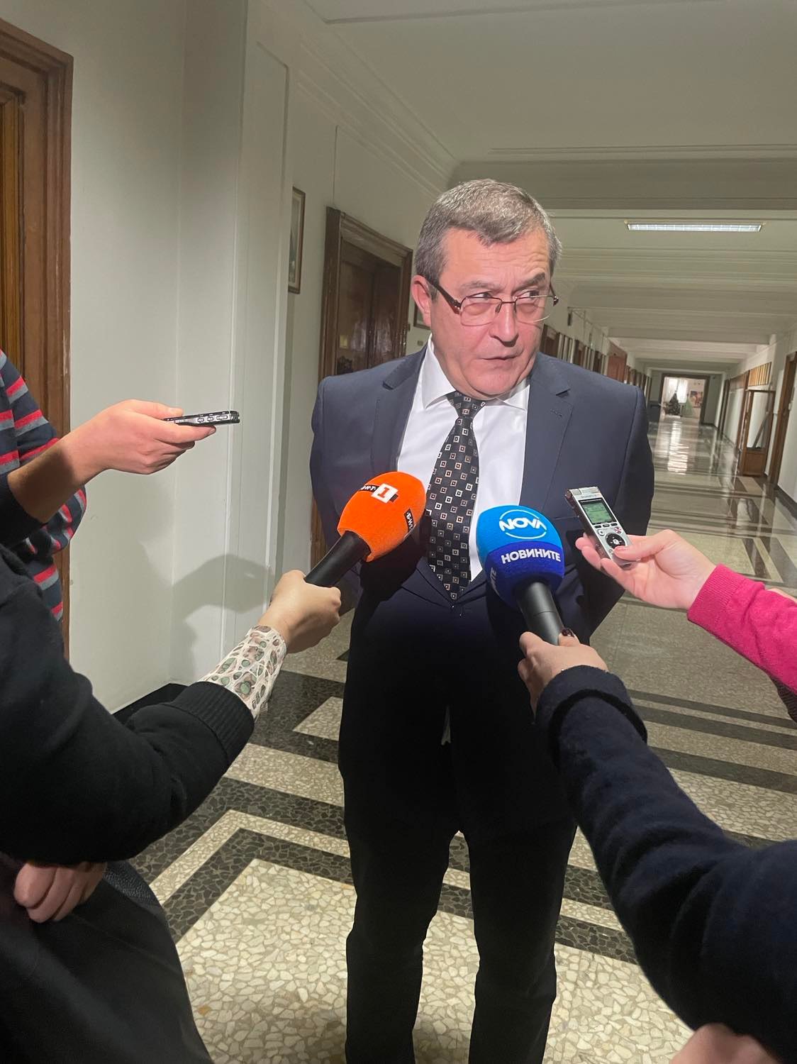 Училища се стягат за грипна ваканция