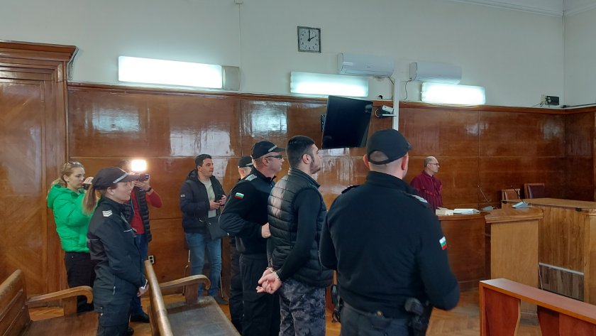 Година затвор и порицание за 18-годишния бияч Джан Махмуд