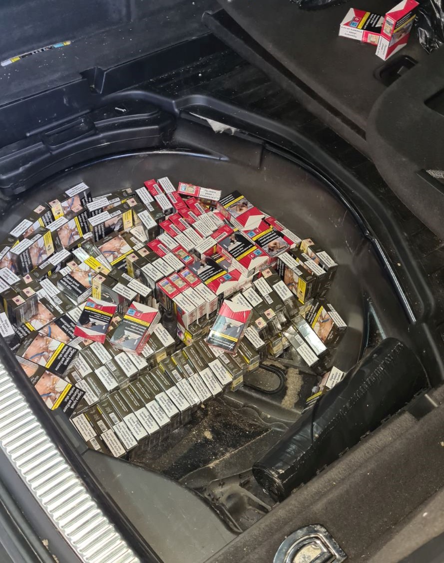 Установиха близо 43 000 къса недекларирани цигари при две проверки в района на ГКПП Дунав мост 2 - Видин