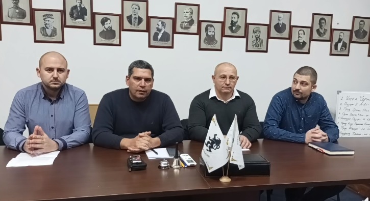 „Възраждане“ събира подписи за иницииране на референдум за еврото на 10 пункта във Варна