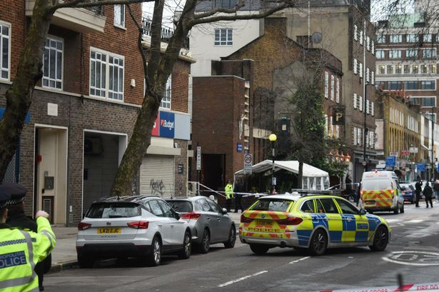 Три жени и дете са ранени при стрелба на погребение в Лондон