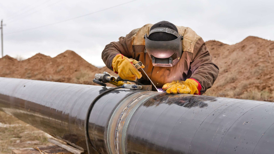 Проект: Ще получаваме нефт по нов тръбопровод