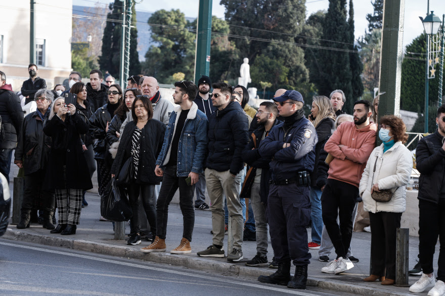 Коронованите вече пристигат в Атина за погребението на бившия крал Константин