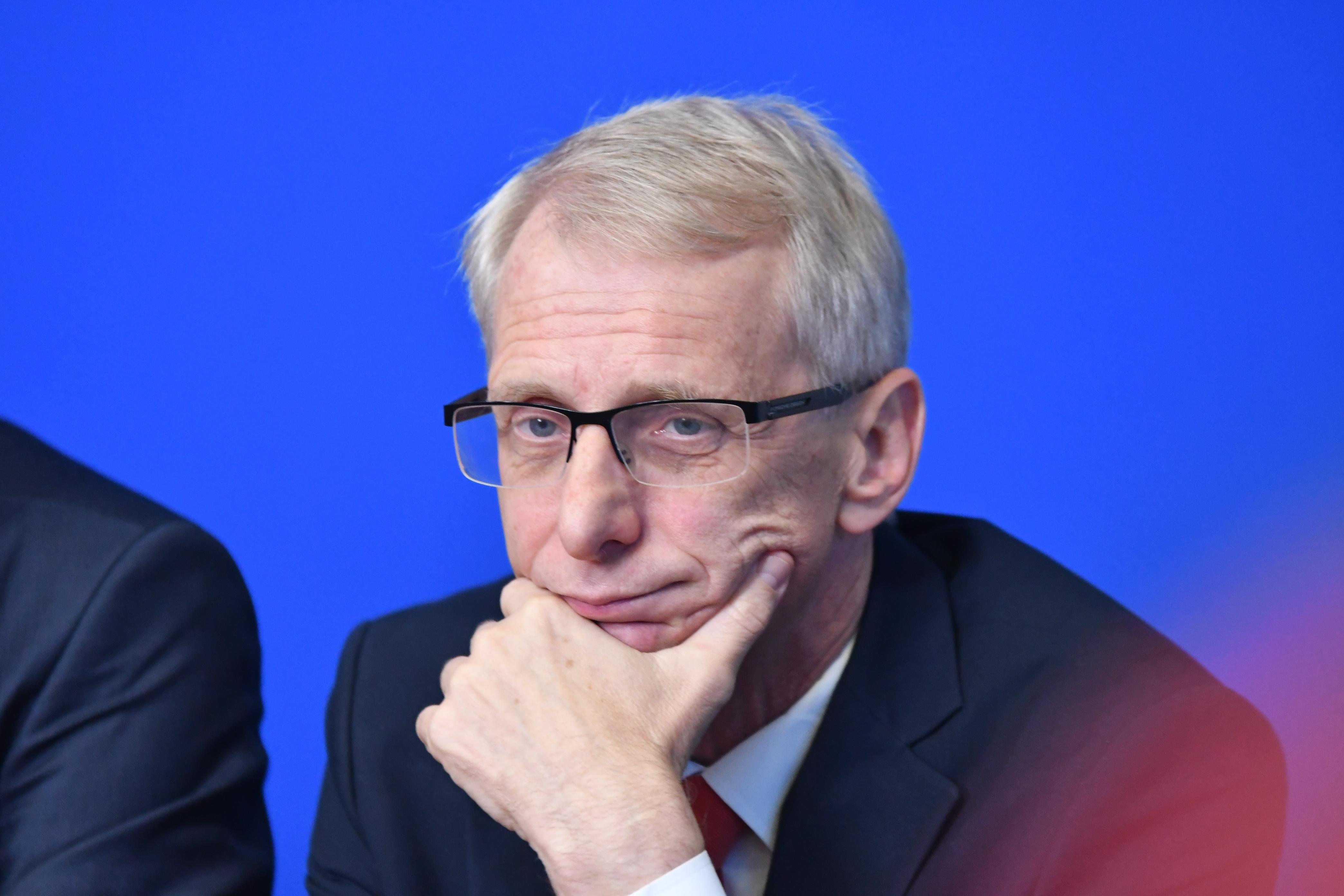Наивникът Денков