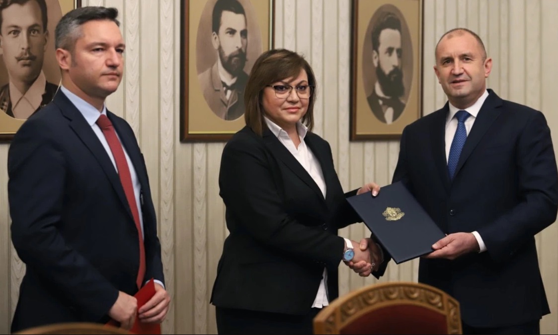 Радев връчва третия мандат на БСП