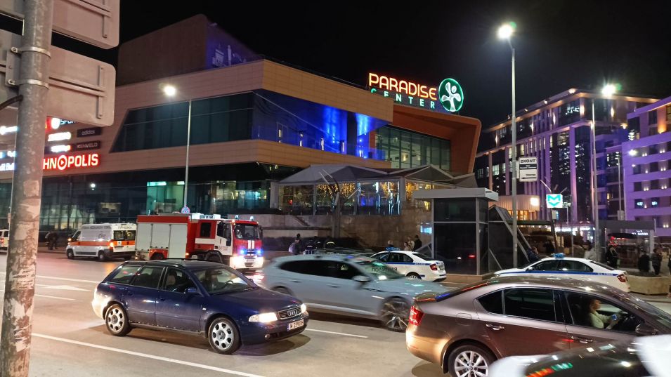 Сигнал за задимяване в столичен мол