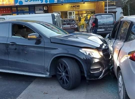 19-годишен, бягал от полицията, предизвикал катастрофата на бул. "Черни връх"