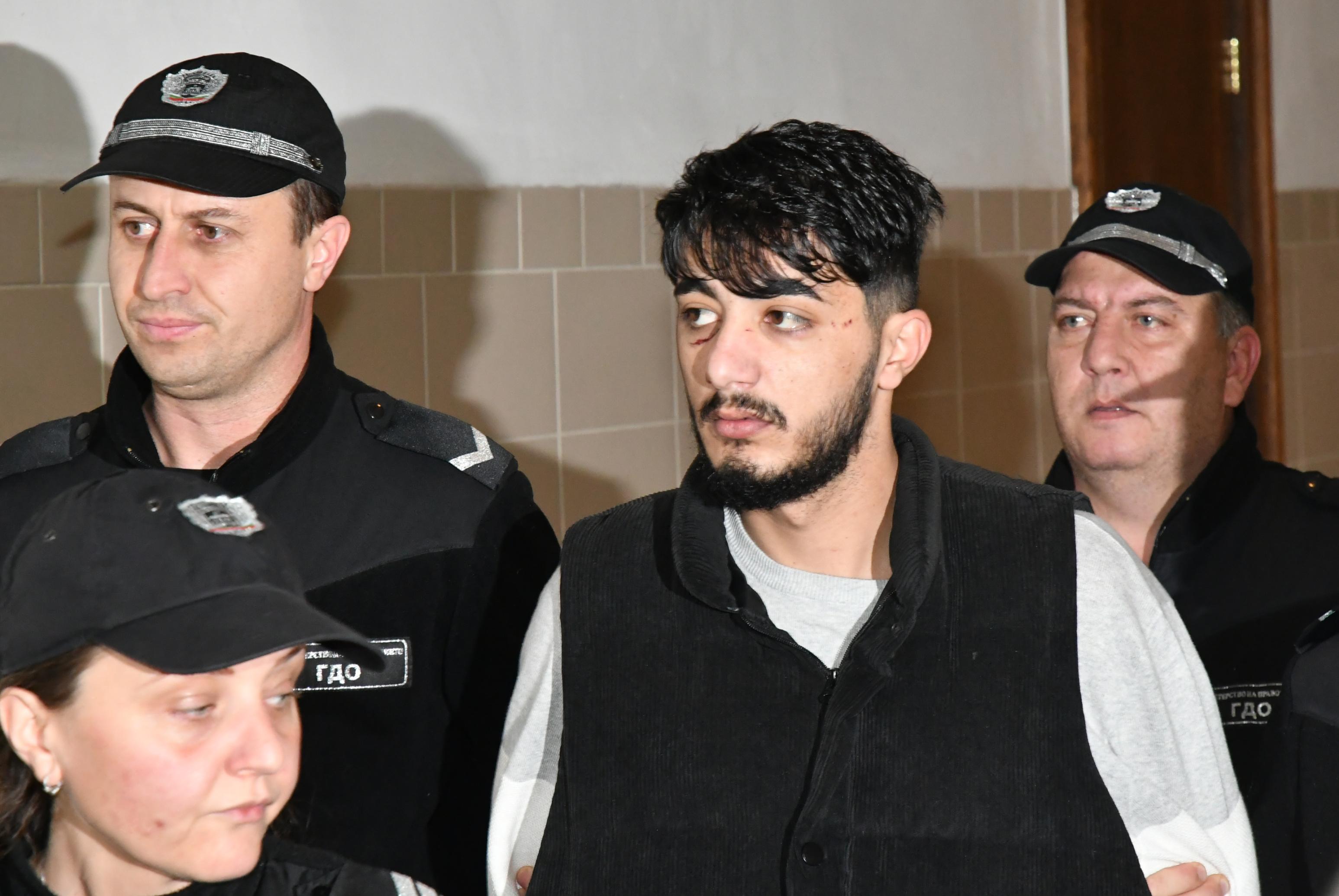 Гледат мярката на дрогирания сириец, предложил 10 хил. евро подкуп на полицай (СНИМКИ)