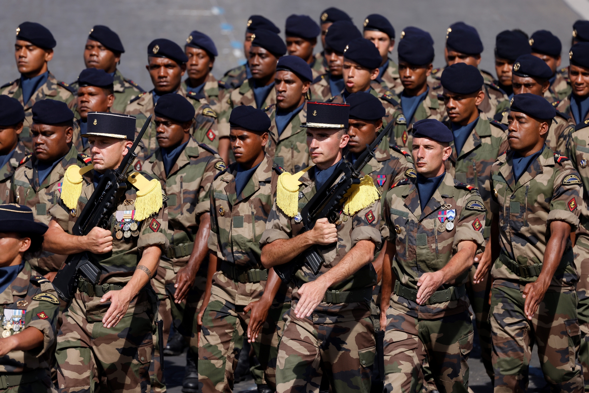 Франция вдига с 200 млрд. евро разходите си за отбрана