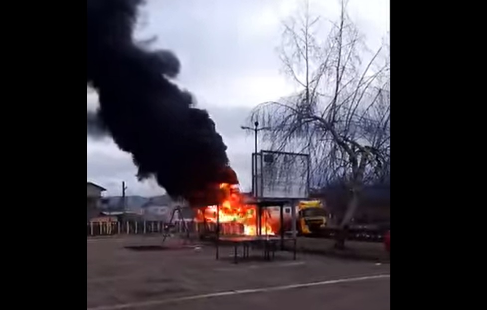 Цистерна с гориво пламна в Костинброд (ВИДЕО)