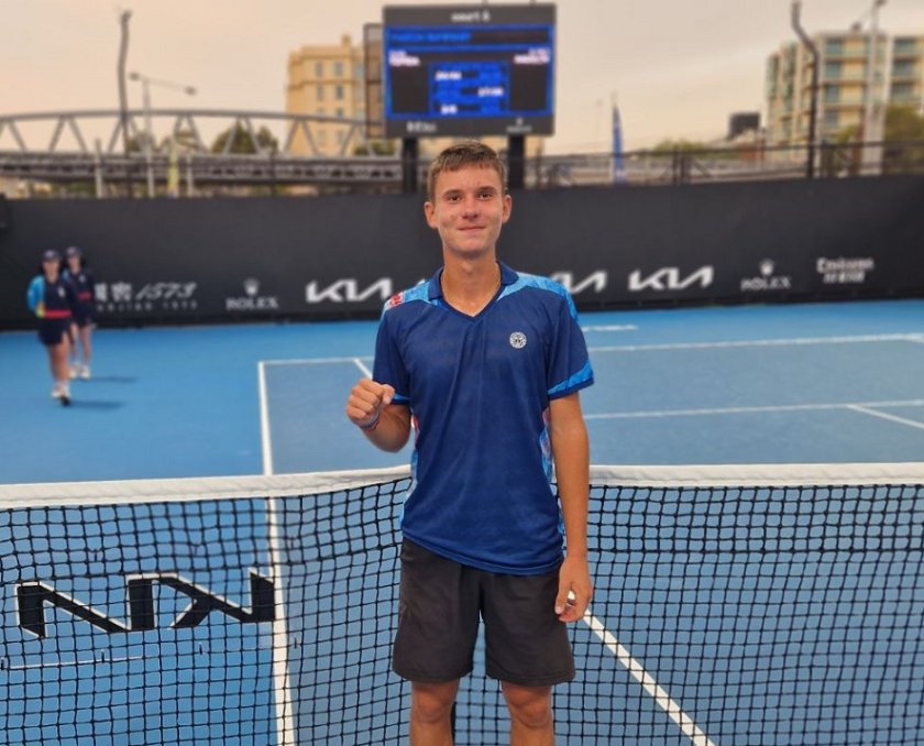 Илиян Радулов се класира на четвъртфиналите на Australian Open при младежите