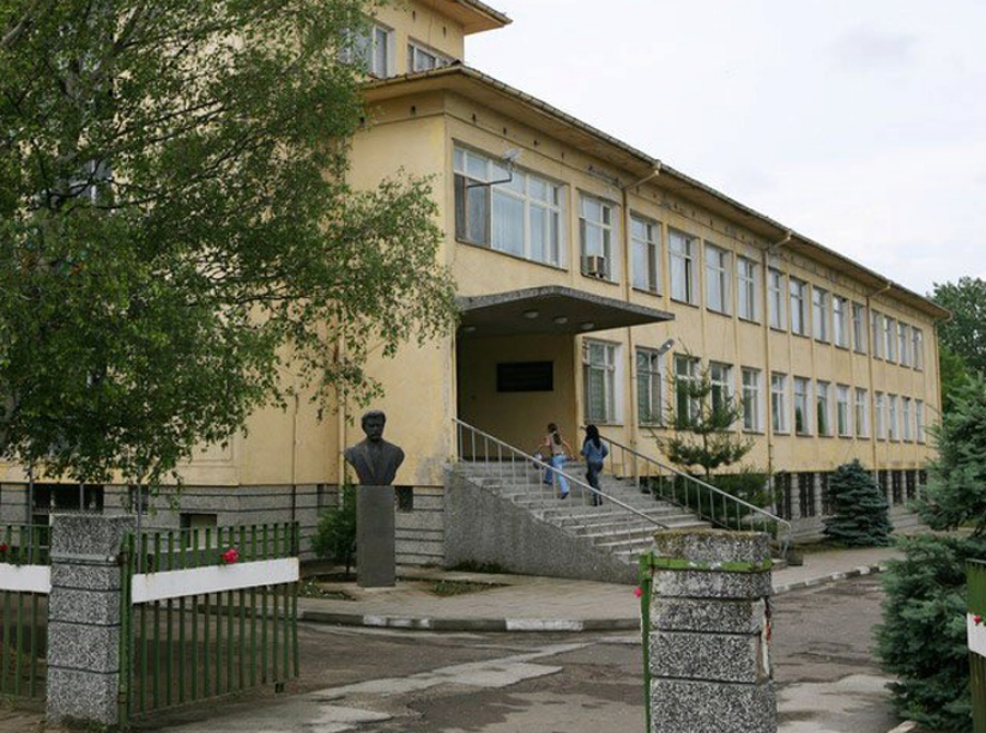 ПГАТ „Цанко Церковски“ в Павликени е единствената гимназия в Търновско със статут на център за високи постижения в професионалното обучение