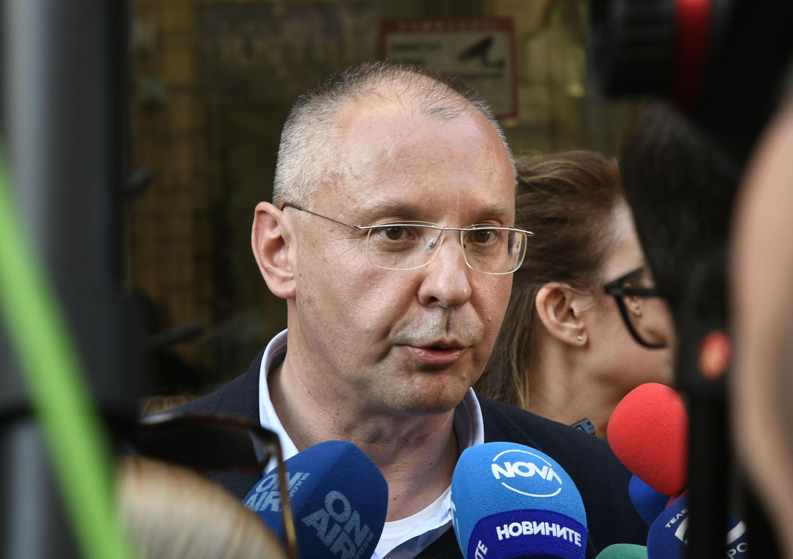 Станишев: Политиците създават атмосфера за популистки идеи като референдумите за еврото и президентска република