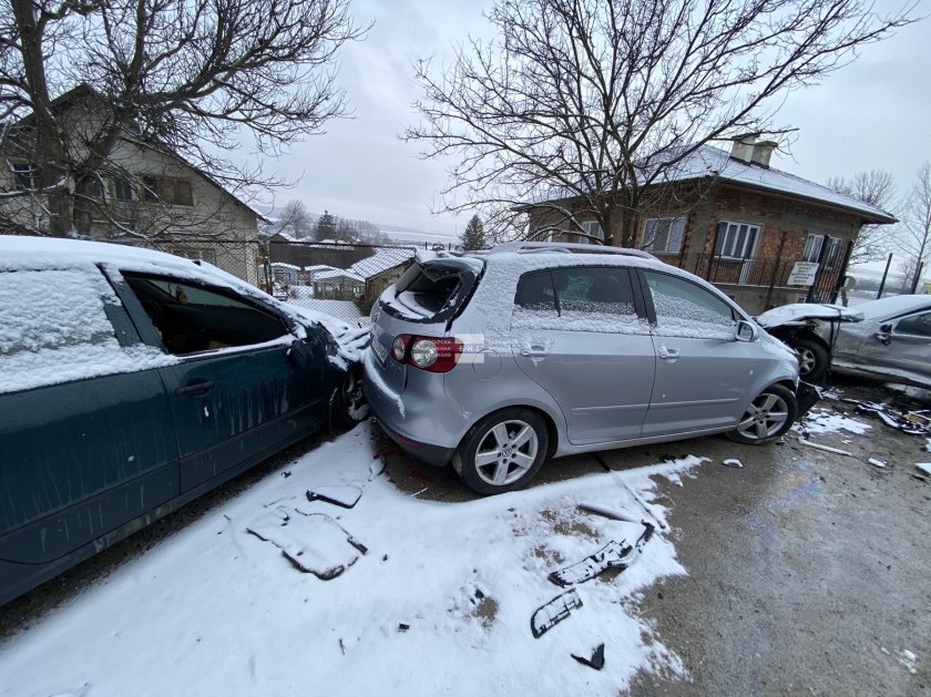 22-годишен водач загина при катастрофа в Батановци, карал без колан