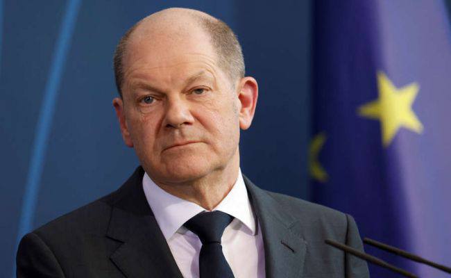 Олаф Шолц: Германия няма да предостави изтребители на Украйна