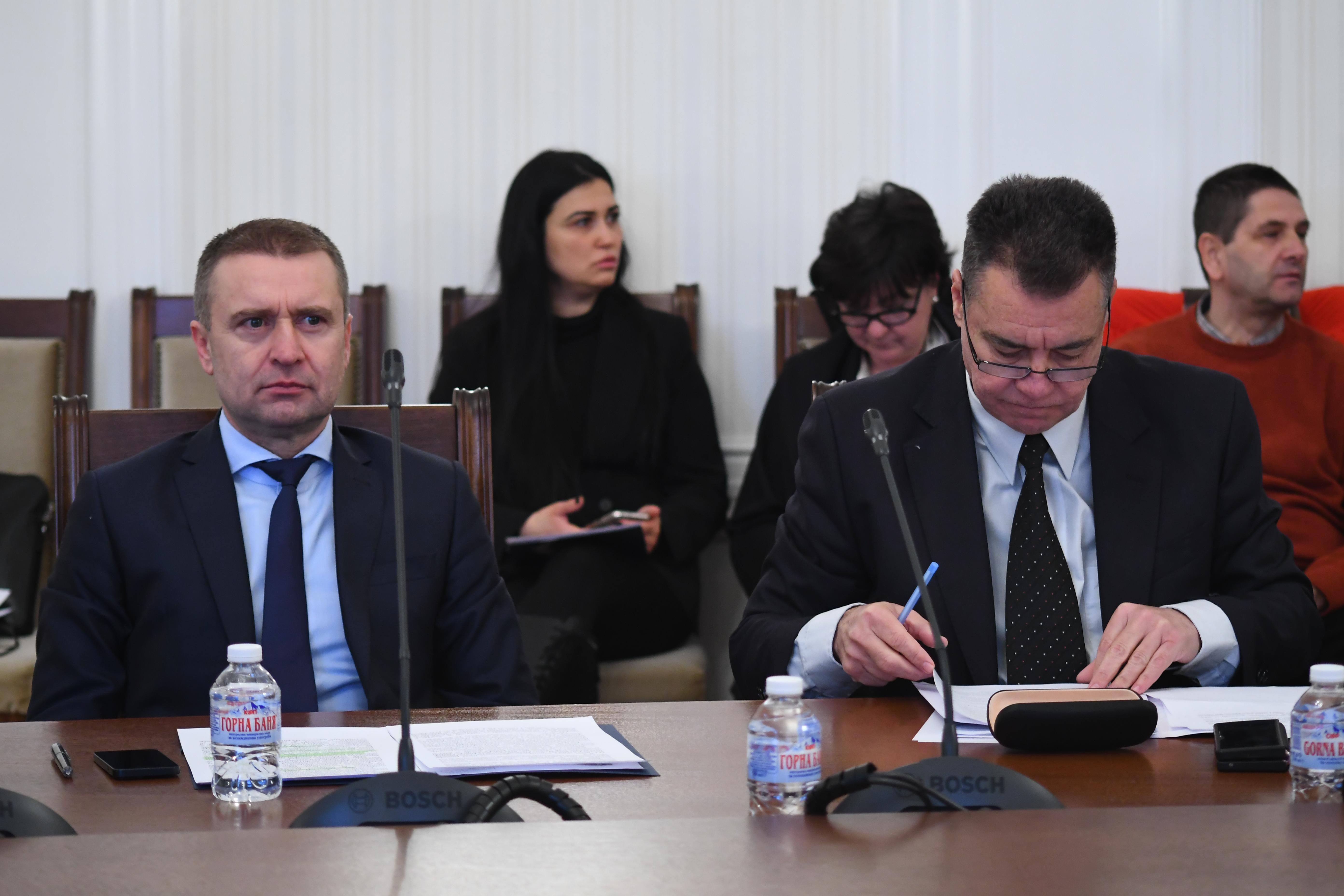 Данъчни проверки на босове от NEXO