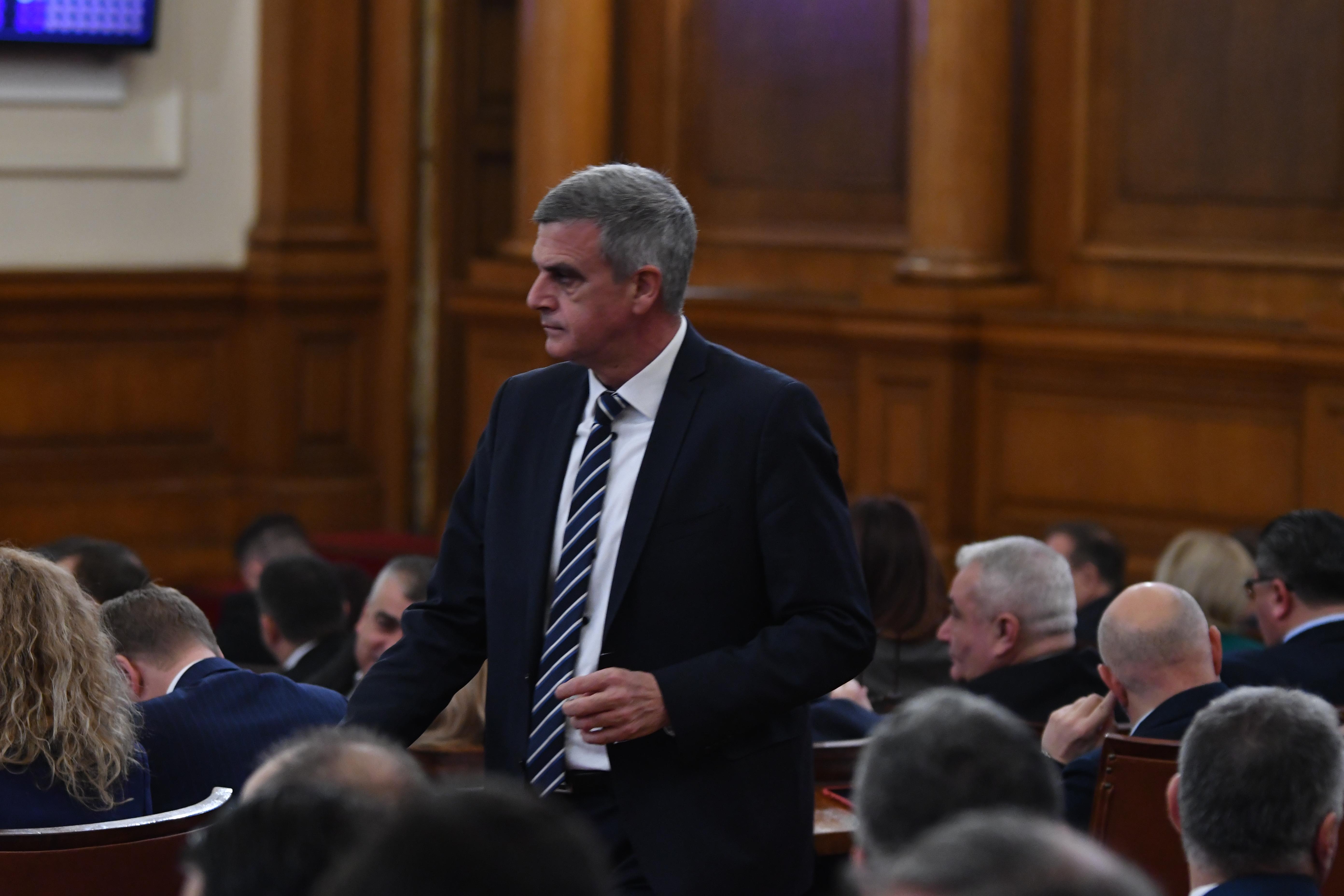 Стефан Янев: България е в криза, трябва да намерим бързи решения