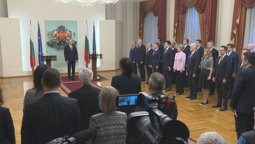Служебният кабинет "Донев 2" встъпи в длъжност. Радев: Българите обедняват! (ВИДЕО)