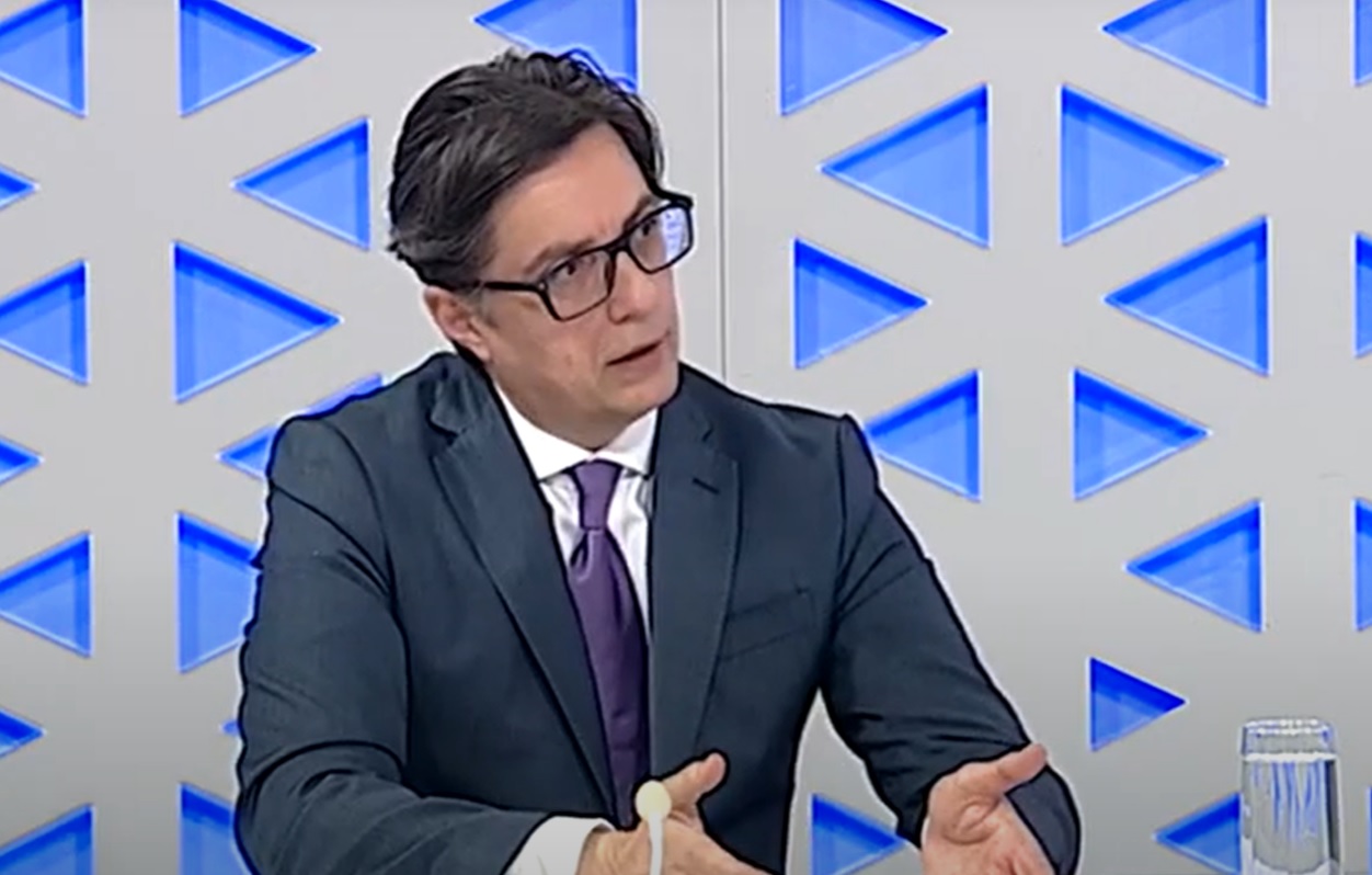 Пендаровски нарече "вандалски акт" нападението над културния клуб в Благоевград