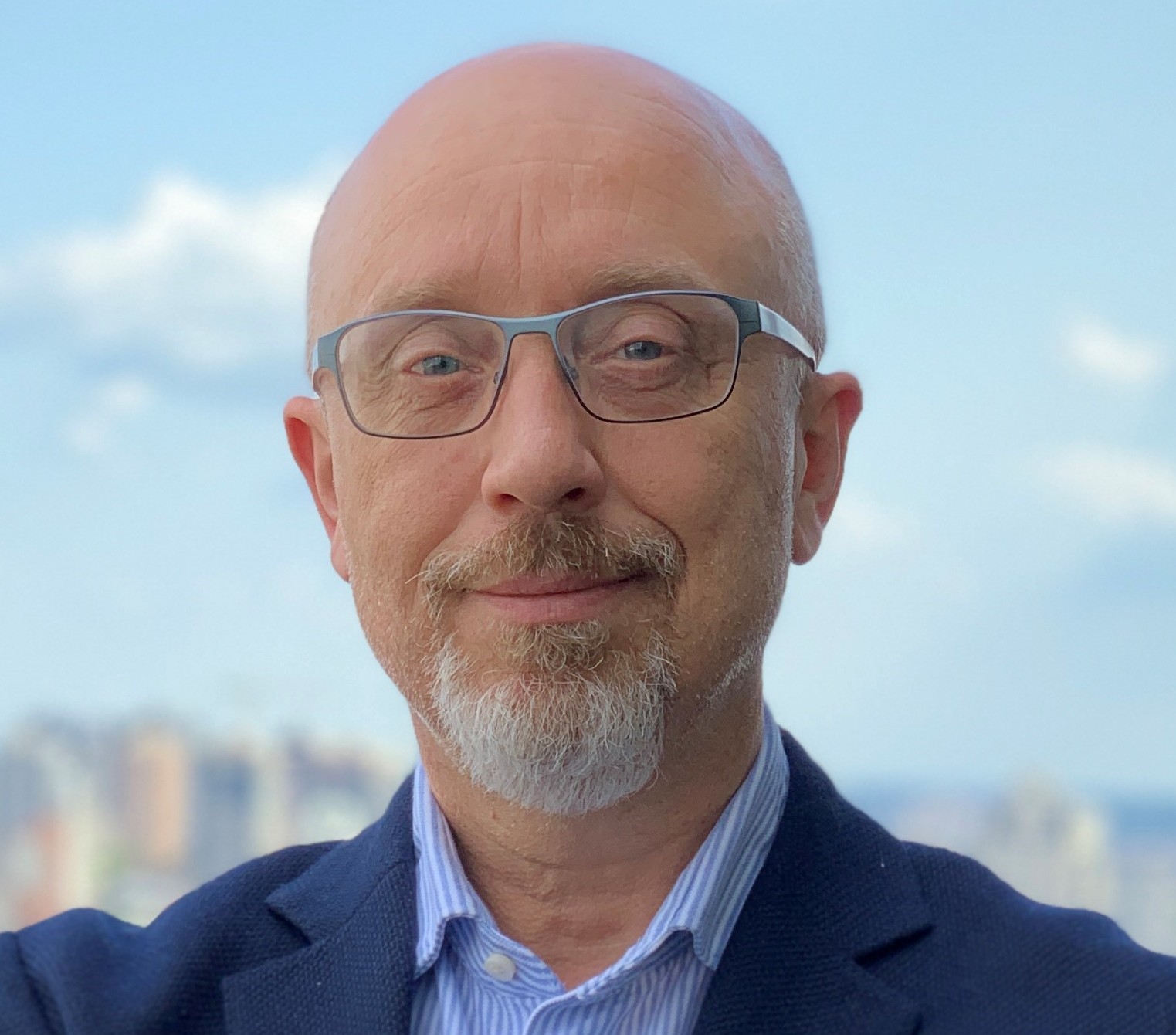 Министърът на отбраната на Украйна напуска поста си