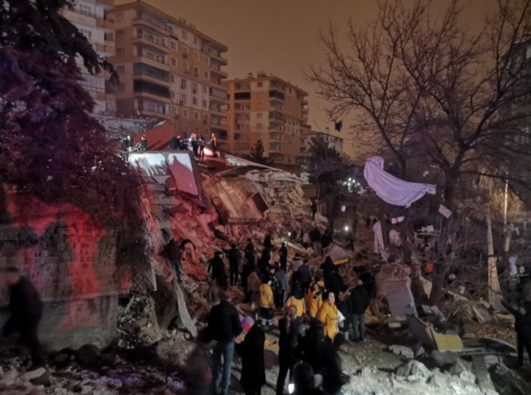 В Италия обявиха за кратко тревога за цунами след земетресението в Турция