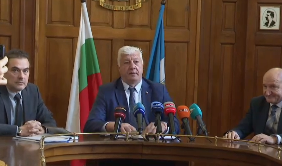 Кметът на Пловдив Здравко Димитров: Подавам оставка, но като член на ГЕРБ (ВИДЕО)