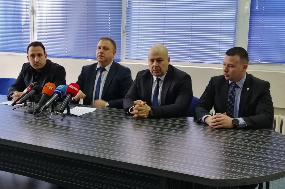 Полицай помага на приятел да измами застрахователи