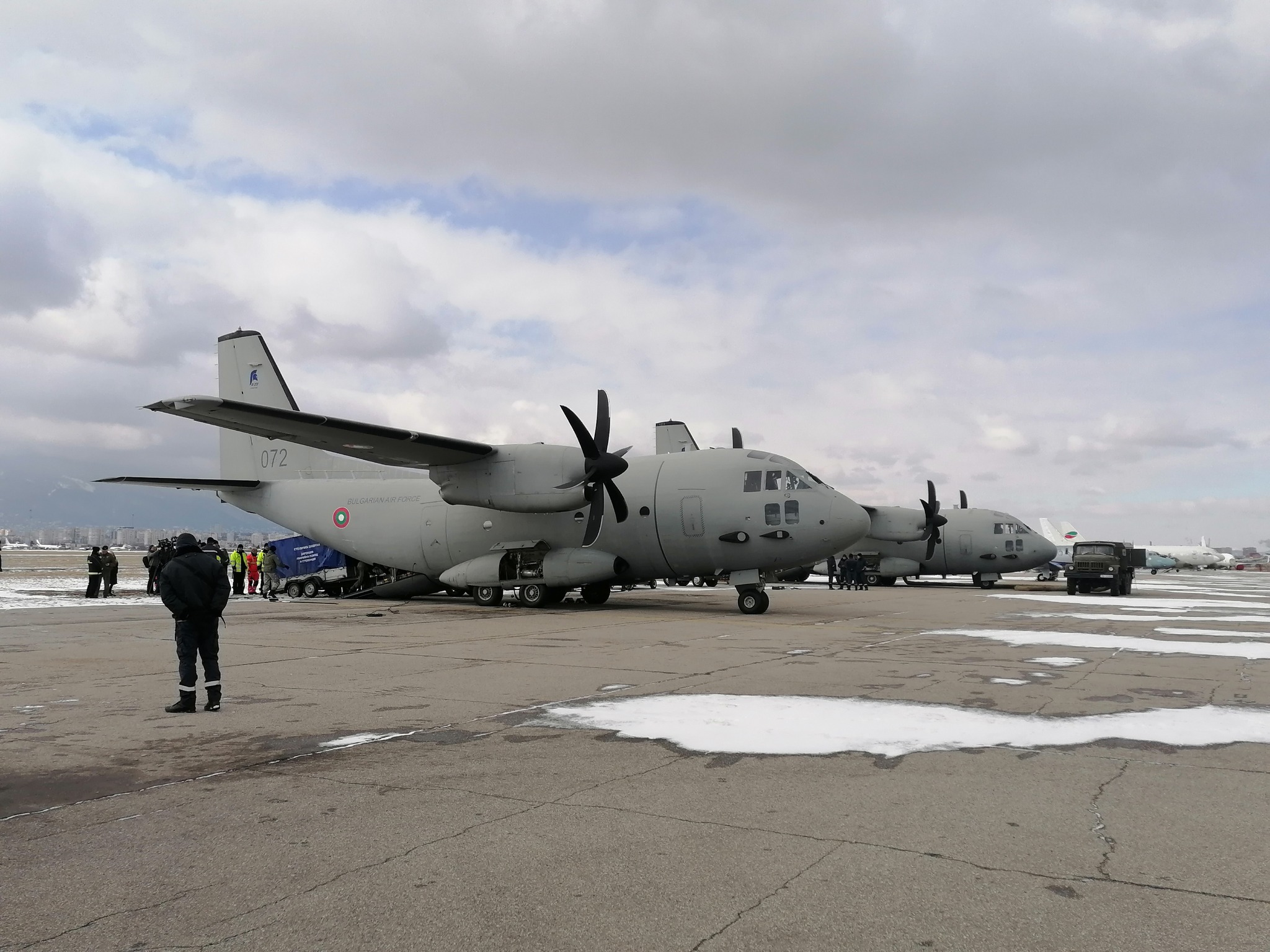 "Спартан"-ите отново поеха към Турция - возят спасители с кучета от ПСС