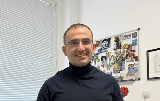 Шефът на офталмологията в "Александровска" - жертва на измамна реклама в интернет