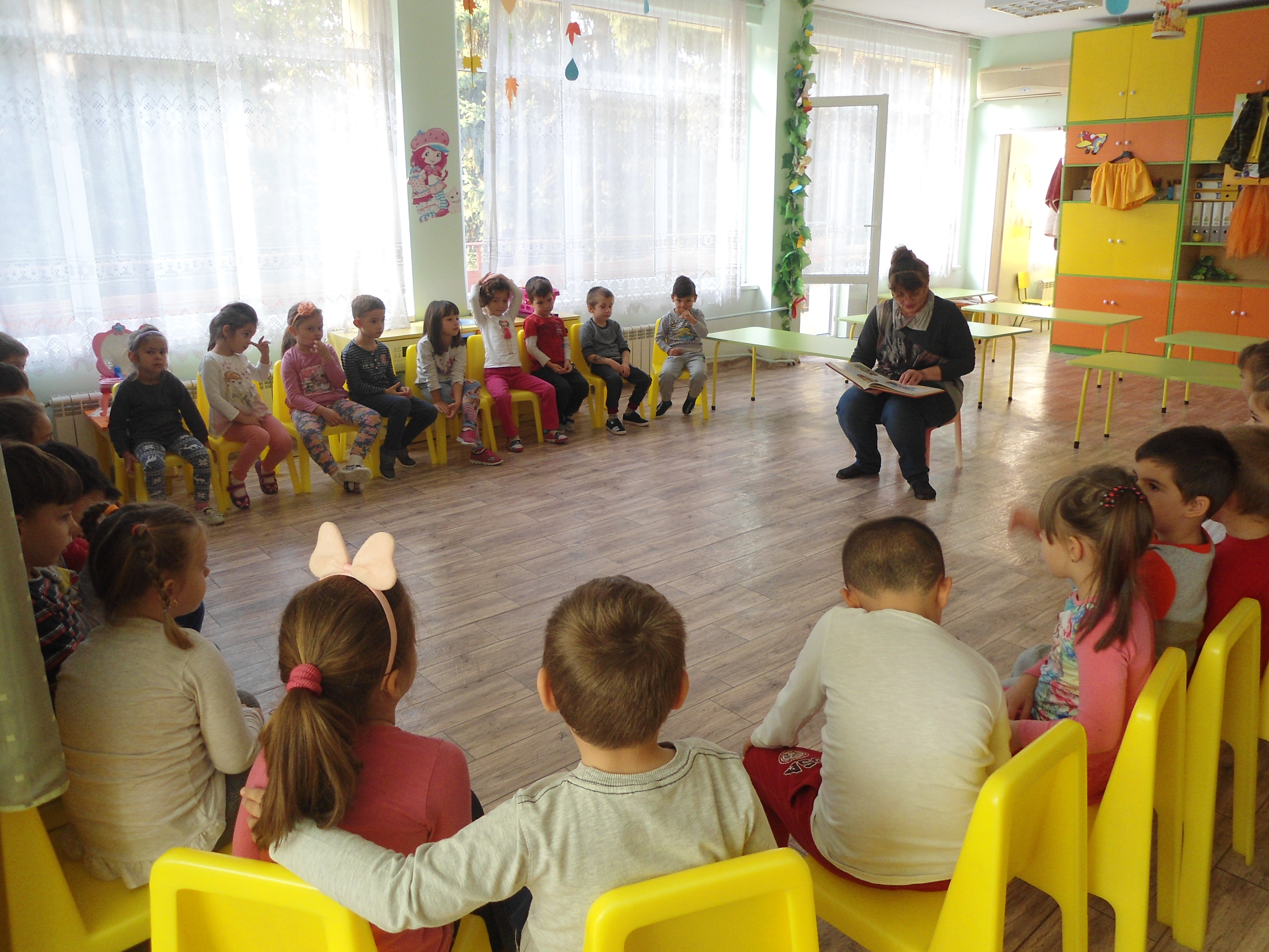 Над 24 000 деца се върнаха в клас чрез системата „ресурсен учител“