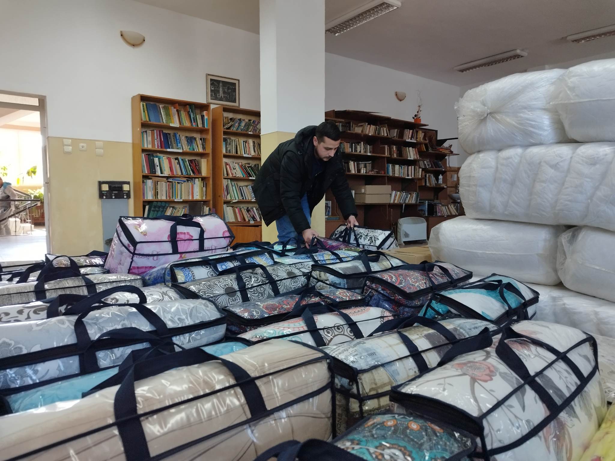 Във всички градове на Пиринско се събират помощи за пострадалите от земетресението в Турция