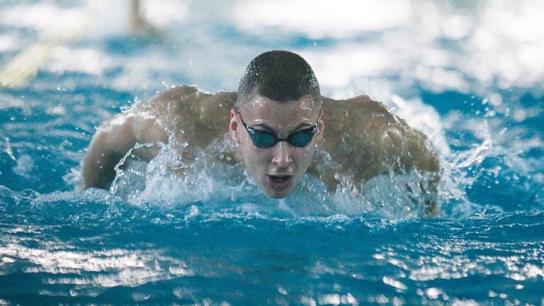 Йосиф Миладинов продава медал в помощ на Турция