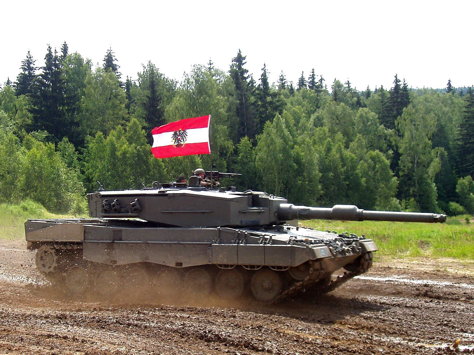 Австрия отказва да обучава украински екипажи на танковете "Леопард 2"