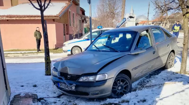 14-годишният, катастрофирал с крадена кола в Исперих, е познат на полицията