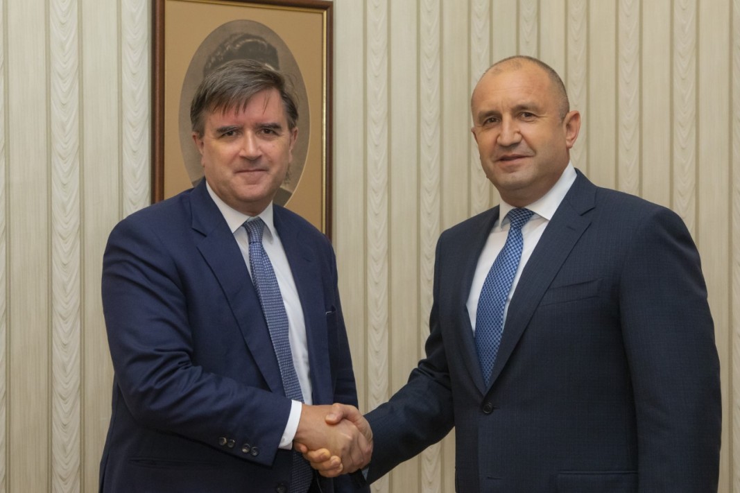 Магнитски, Радев, шарлатаните