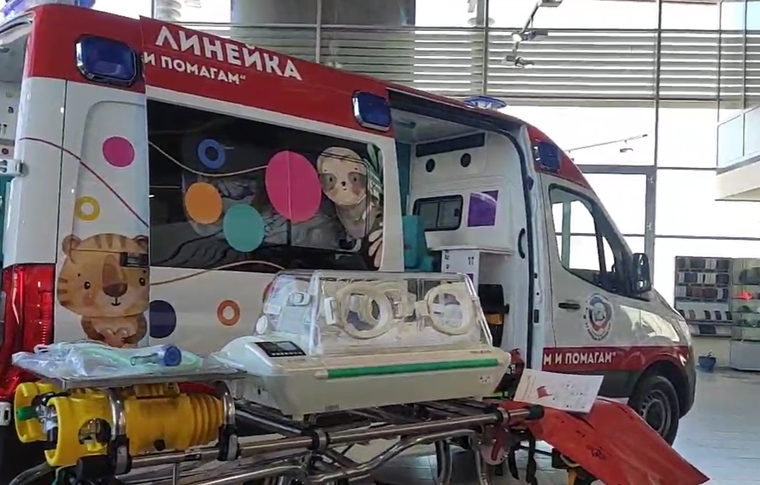 Варна се сдоби с модерна детска линейка, закупена с дарения