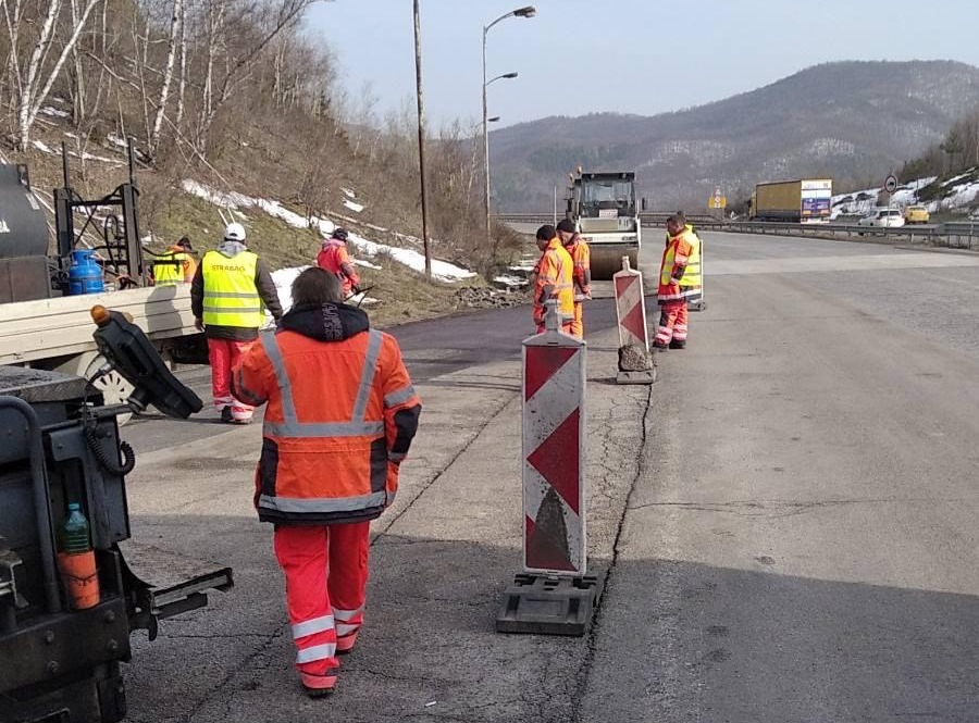Вкарват основни ремонти в пътните договори
