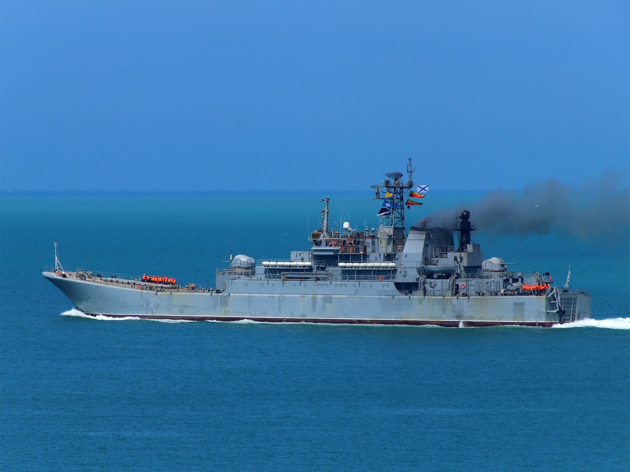 Русия, Китай и Република Южна Африка със съвместни военноморски учения в Индийския океан (ВИДЕО)