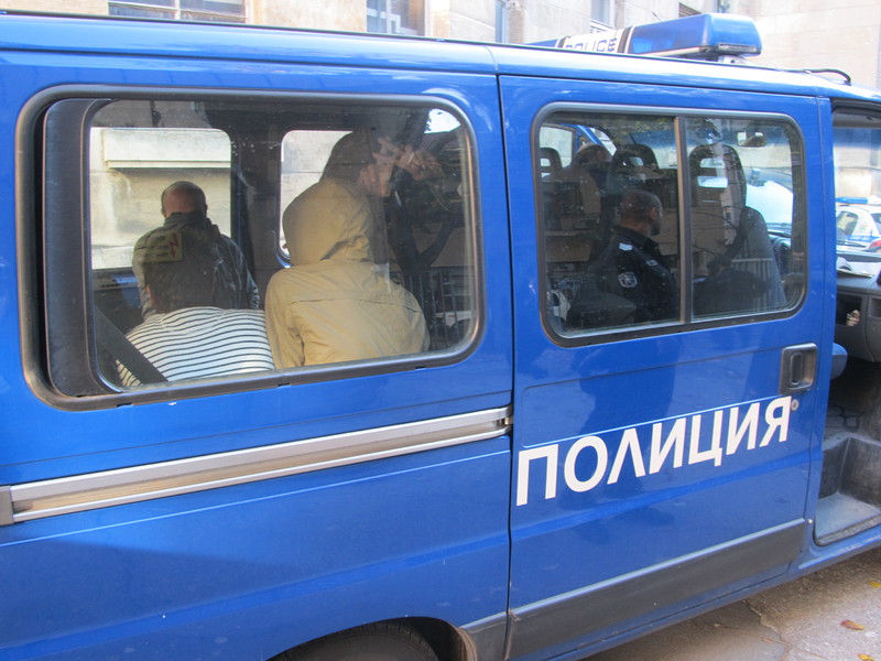 44 нелегални мигранти от Афганистан са били задържани в микробус на АМ "Тракия'"