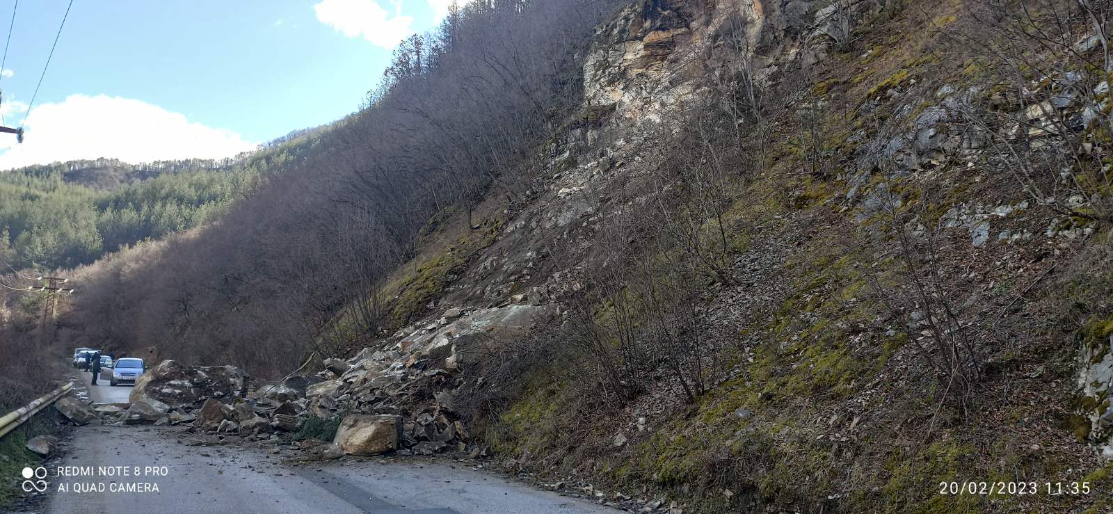 Свлачище затвори пътя за вилната зона на Благоевград