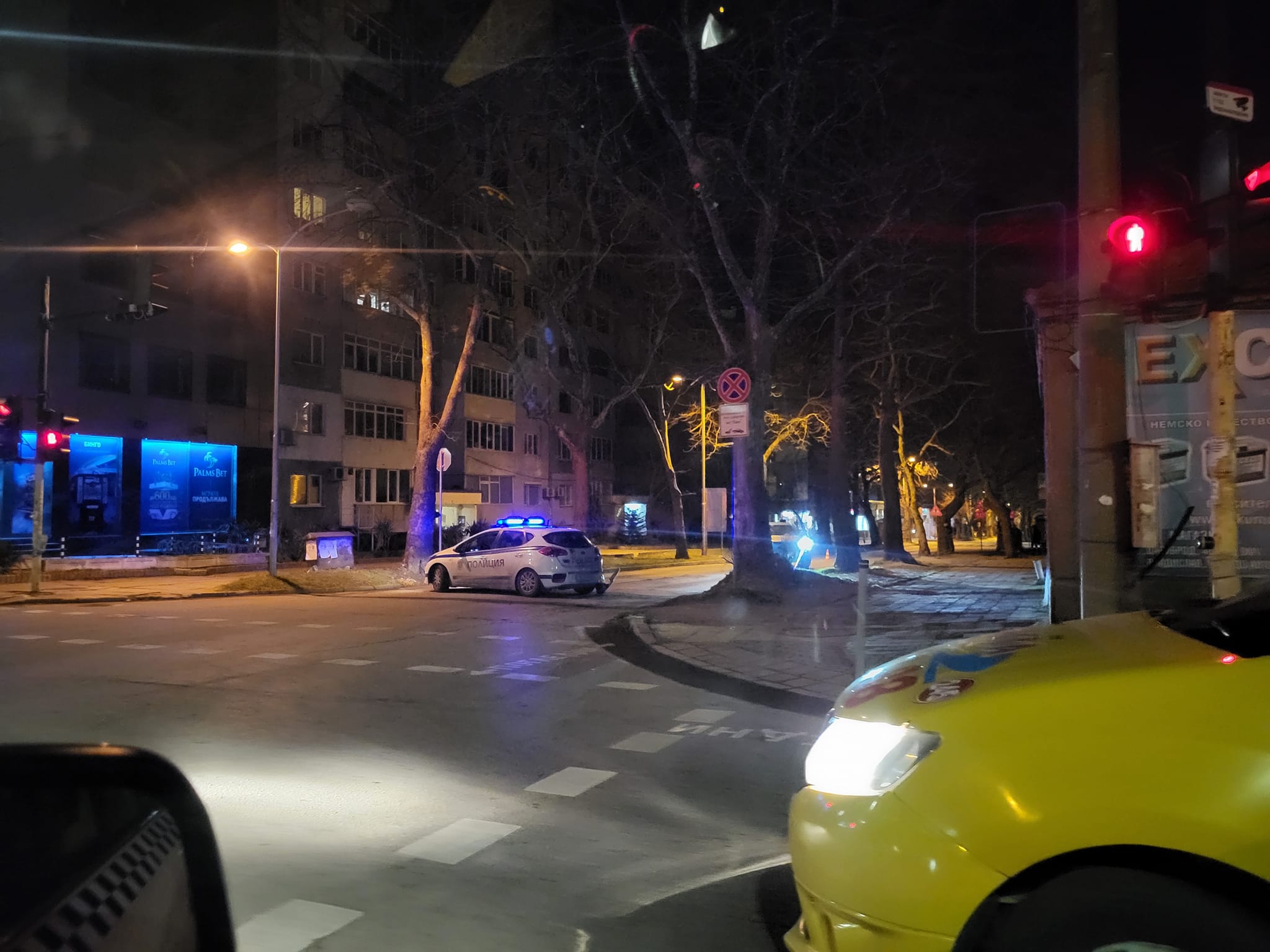Дрогиран шофьор блъсна патрулка при опит да избегне проверка