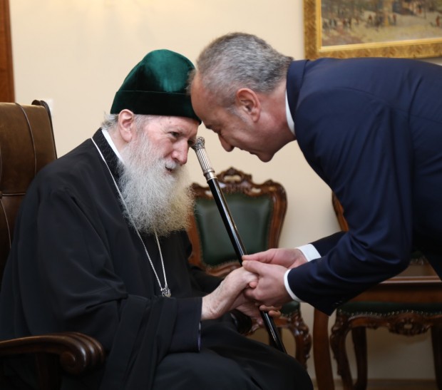 Премиерът Гълъб Донев се срещна с Патриарх Неофит