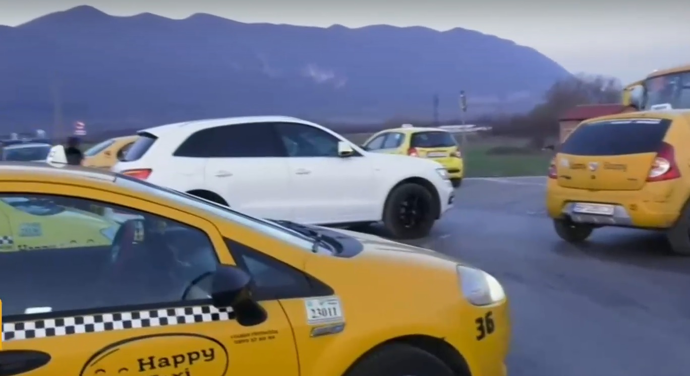 Протест във Враца след катастрофа със загинал таксиметров шофьор