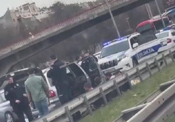 Осъдиха българин на 2 месеца затвор заради нападение над автобус в Сърбия (ВИДЕО)