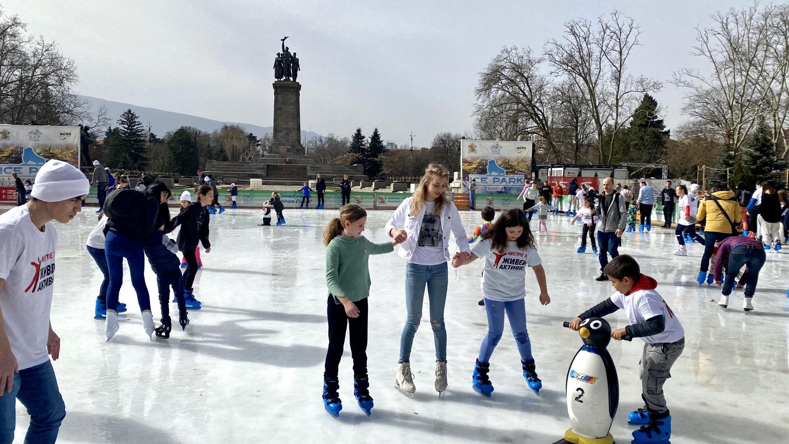 Легендарни шампиони сложиха кънки