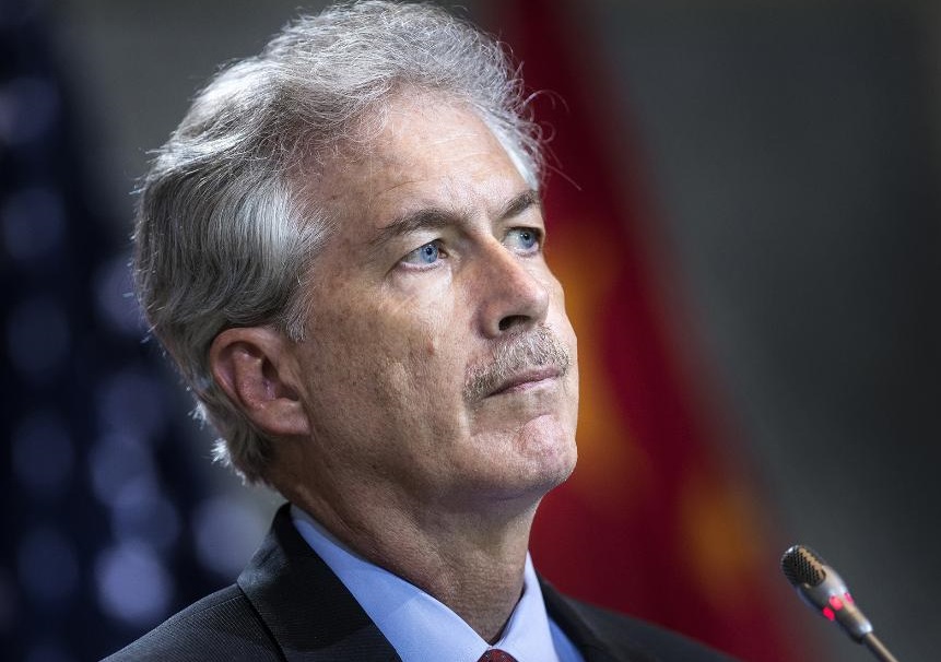 Уилям Бърнс: Русия смята да помогне на Иран в ракетната му програма и да предостави изтребители