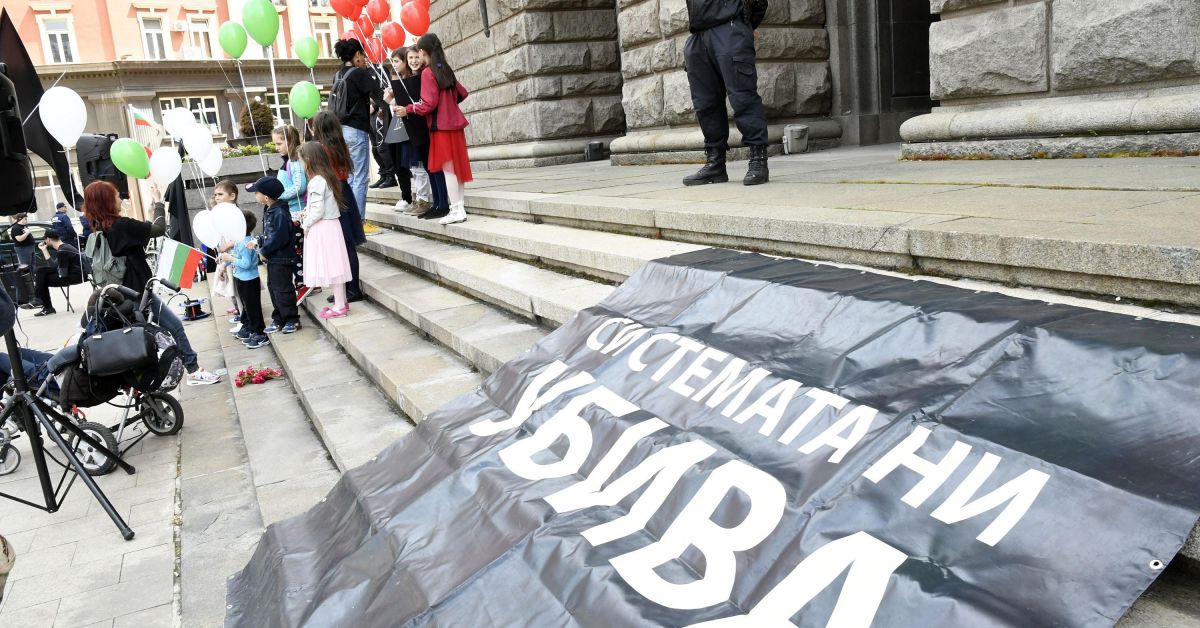 От "Системата ни убива" призовават бъдещите депутати да работят за минимална работна заплата